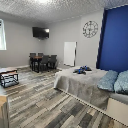 721 Slate Apartment *